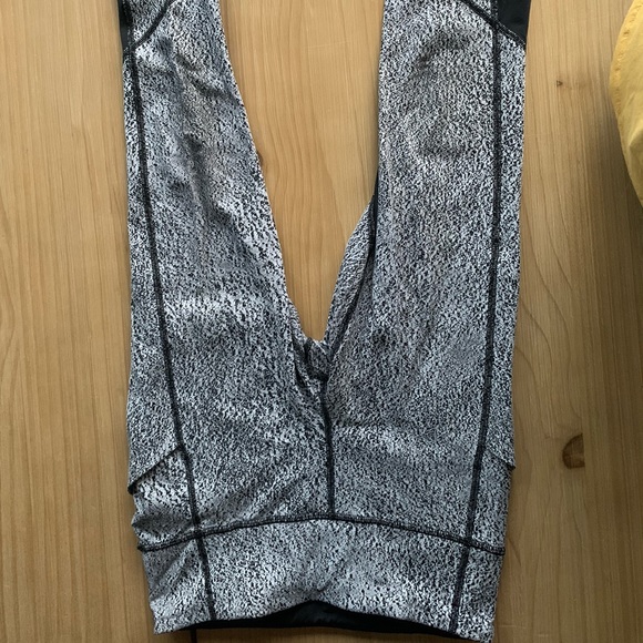 lululemon athletica Other - Lululemon legging crop